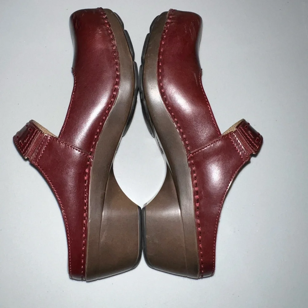 Dansko Solitaire in Red Veg Mary Jane Leather Clogs Size 40 - Picture 5 of 10